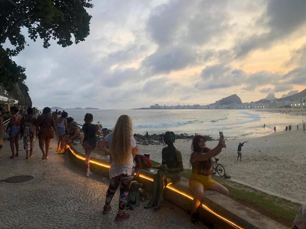 Copacabana Rua Tranquila E Arborizada Perto De Tudo Posto 2 Rio de Janeiro Exterior photo