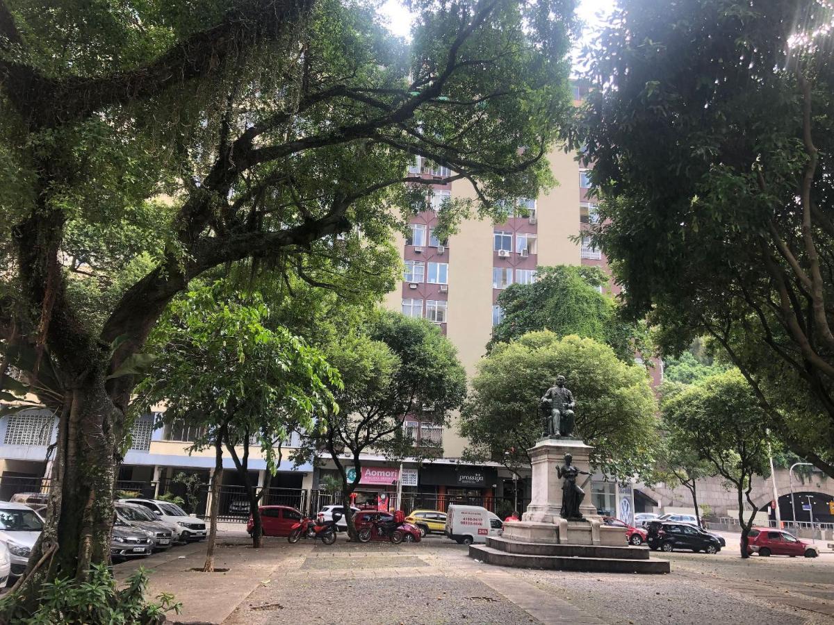 Copacabana Rua Tranquila E Arborizada Perto De Tudo Posto 2 Rio de Janeiro Exterior photo