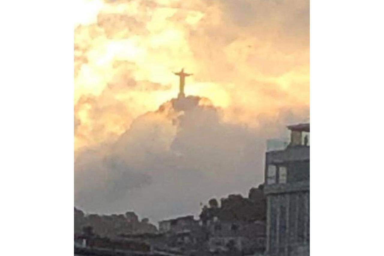 Copacabana Rua Tranquila E Arborizada Perto De Tudo Posto 2 Rio de Janeiro Exterior photo
